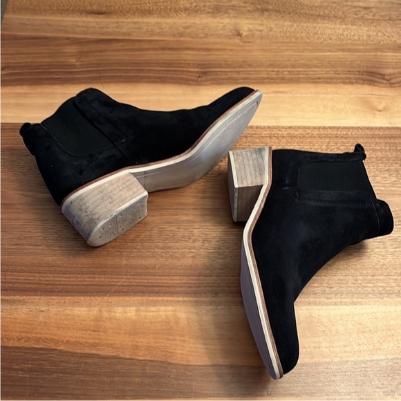 Crevo Shoes - CREVO Black Leather Ankle Boots 
Size 7 
In excellent condition